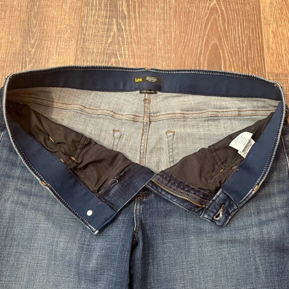 Lee Mid Rise Bootcut Jeans – Size 18S - Picture 12 of 14